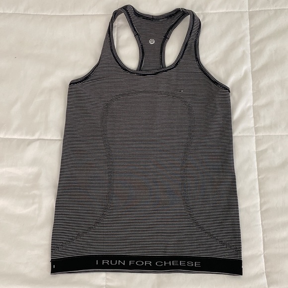 Lululemon size 6 Swiftly Racerback tank top - Picture 3 of 6